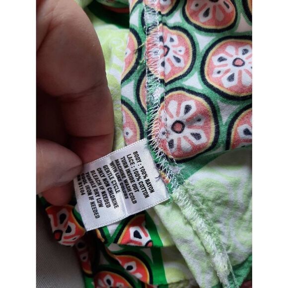 Crown & Ivy pink green peasant medium lace blouse - Picture 4 of 4